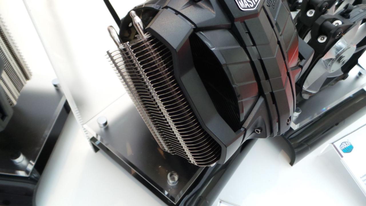 [05/03/2013] Cooler Master stellt V8 GTS vor (4)