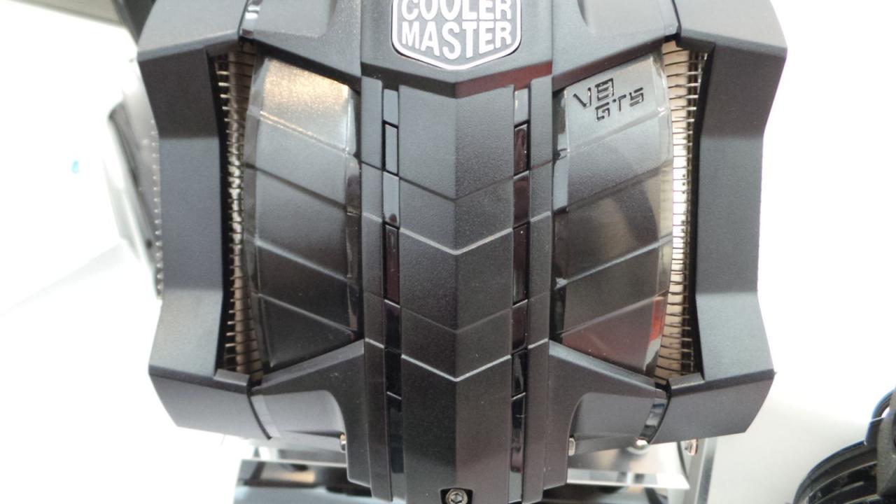 [05/03/2013] Cooler Master stellt V8 GTS vor (7)