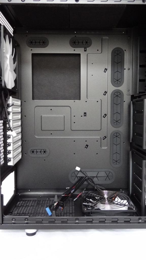 [10/03/2013] PCGHX-Gehäuse-Review: Fractal Design Define XL R2 im Test (13)