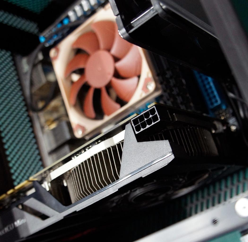 [07/03/2013] Asus GTX 670 Direct CU Mini: High-End-Karte für ITX-Systeme (3)