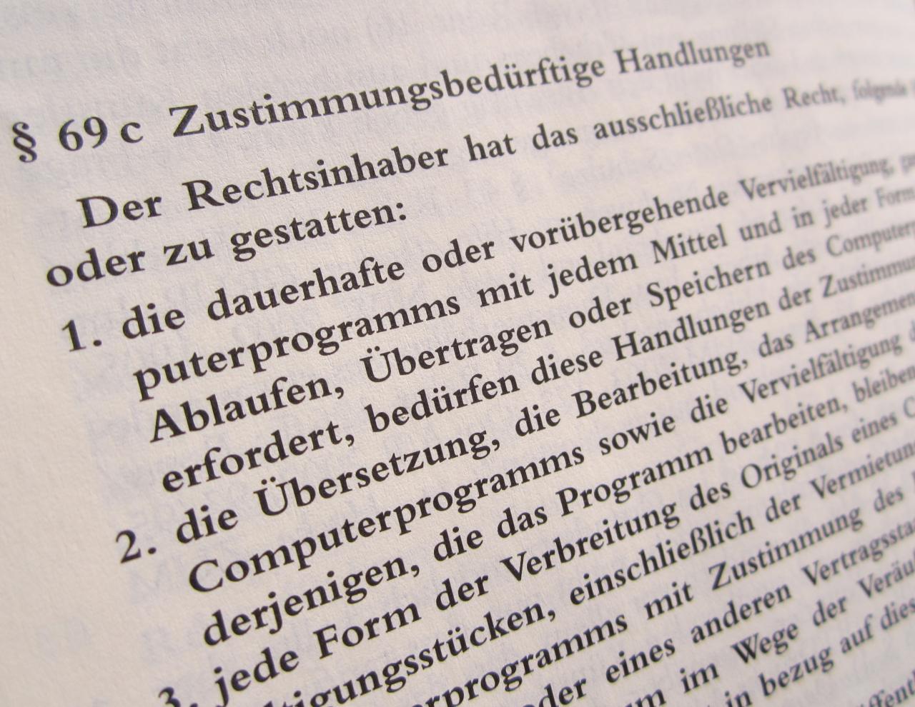 [16/03/2013] EA: Sim-City-Offline-Mod wird als Hack angesehen - Kommentar zur Rechtslage