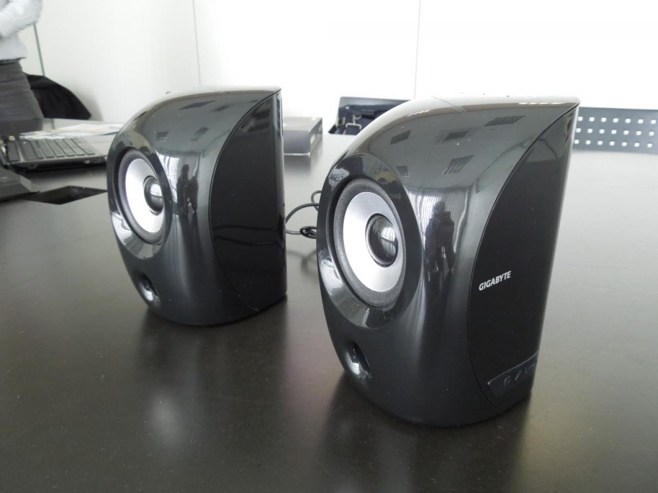 [12/04/2013] Gigabyte S300: USB-3.0-Lautsprecher (13)