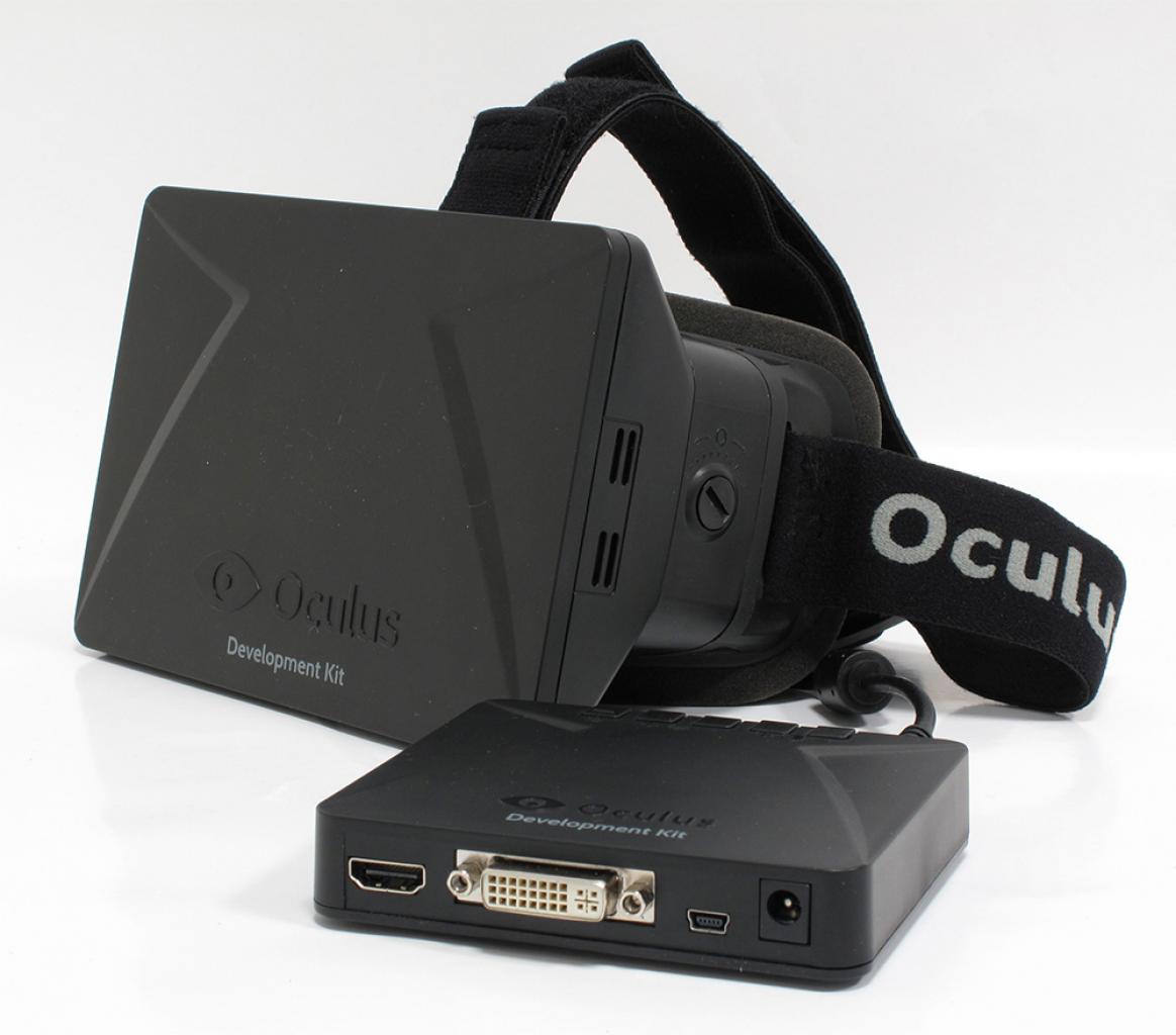 [29/04/2013] Die Brille ist fest mit einer kleinen Controller-Box verbunden.