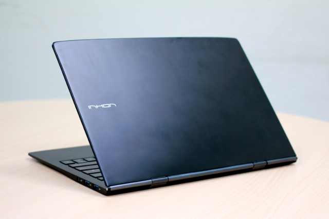 [21/04/2013] Ultrabook: Hersteller Inhon präsentiert mit dem Blade 13 Carbon das dünnste Notebook der Welt (8)