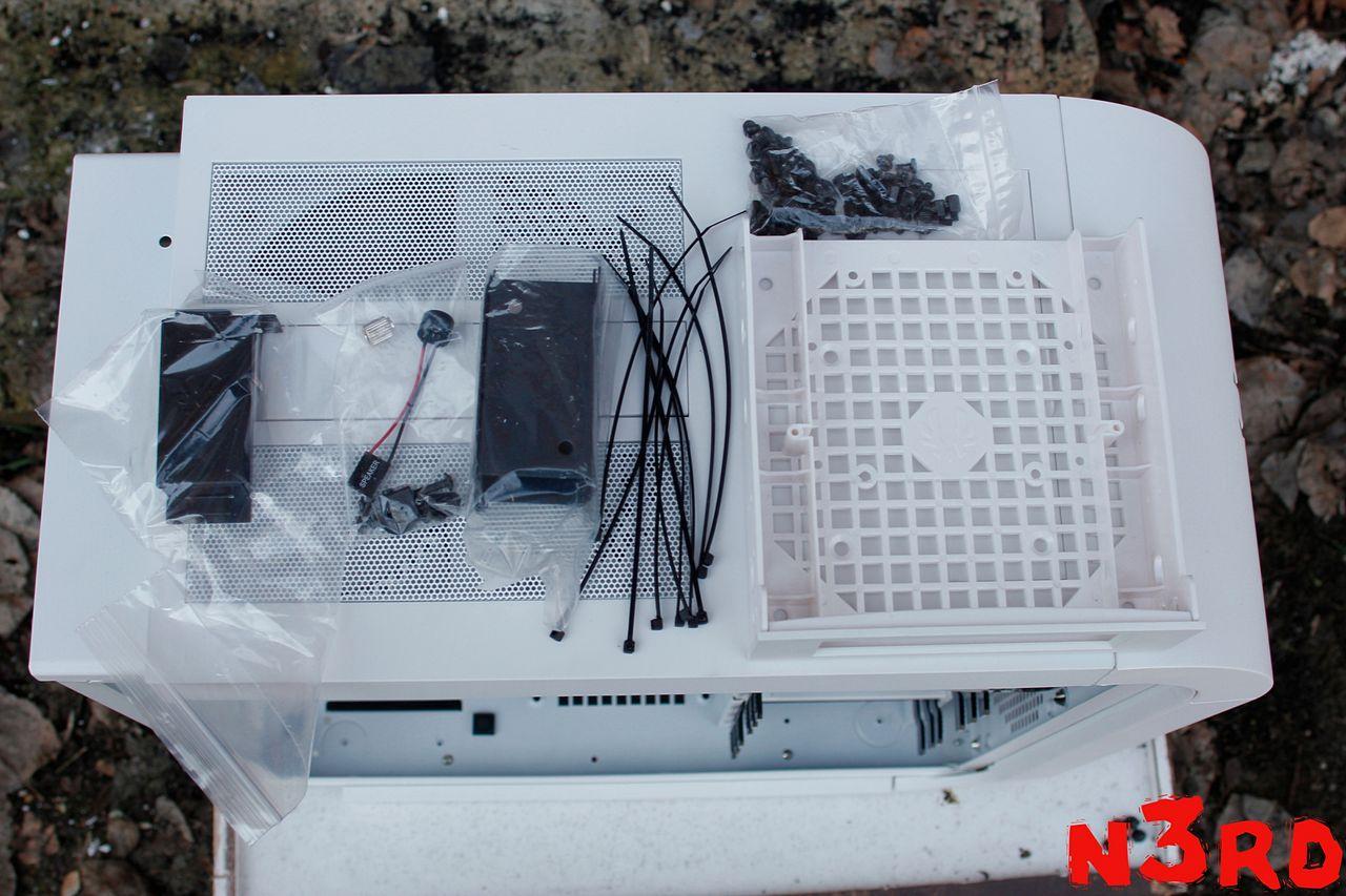 [26/04/2013] Bitfenix Survivor im Test (2)