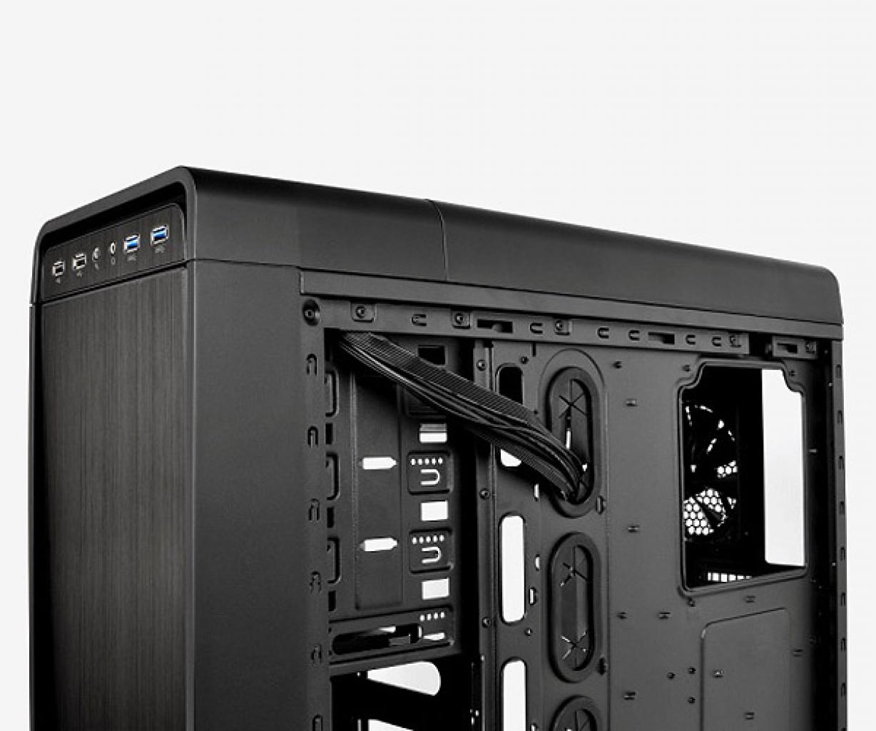 [03/04/2013] Thermaltake stellt das Urban S71 vor (8)
