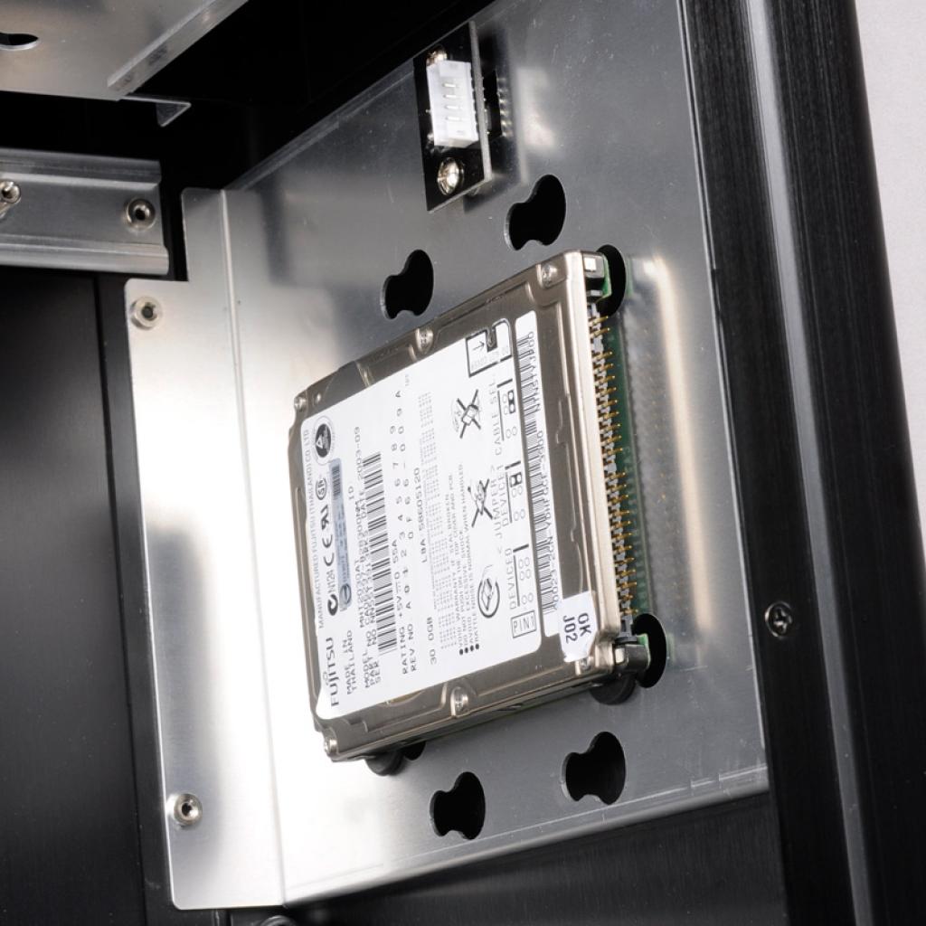 [18/04/2013] Lian Li: Die Neuen Mini-ITX-Gehäuse. Hier das PC-Q27 (26)