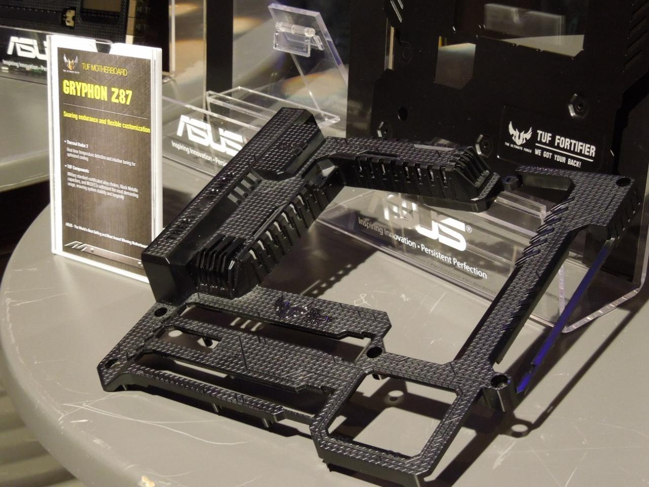 [15/05/2013] Asus Gryphon Z87 02