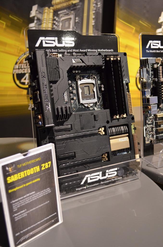 [15/05/2013] Asus Sabertooth Z87 01