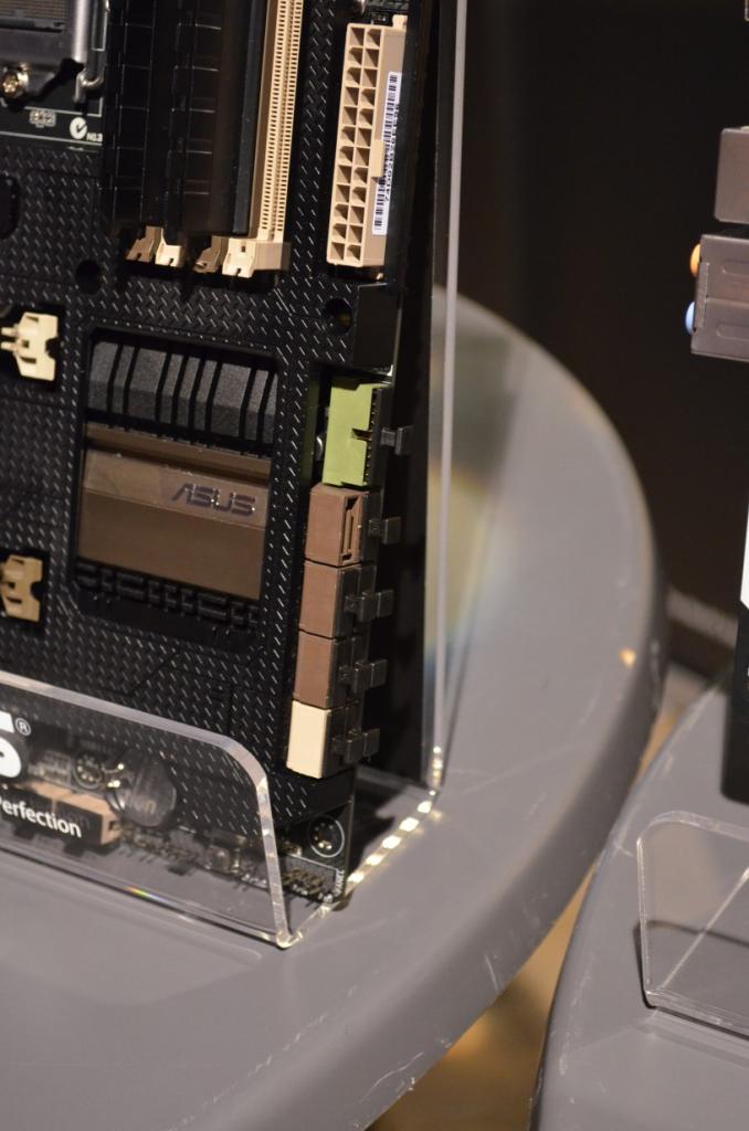 [15/05/2013] Asus Sabertooth Z87 03