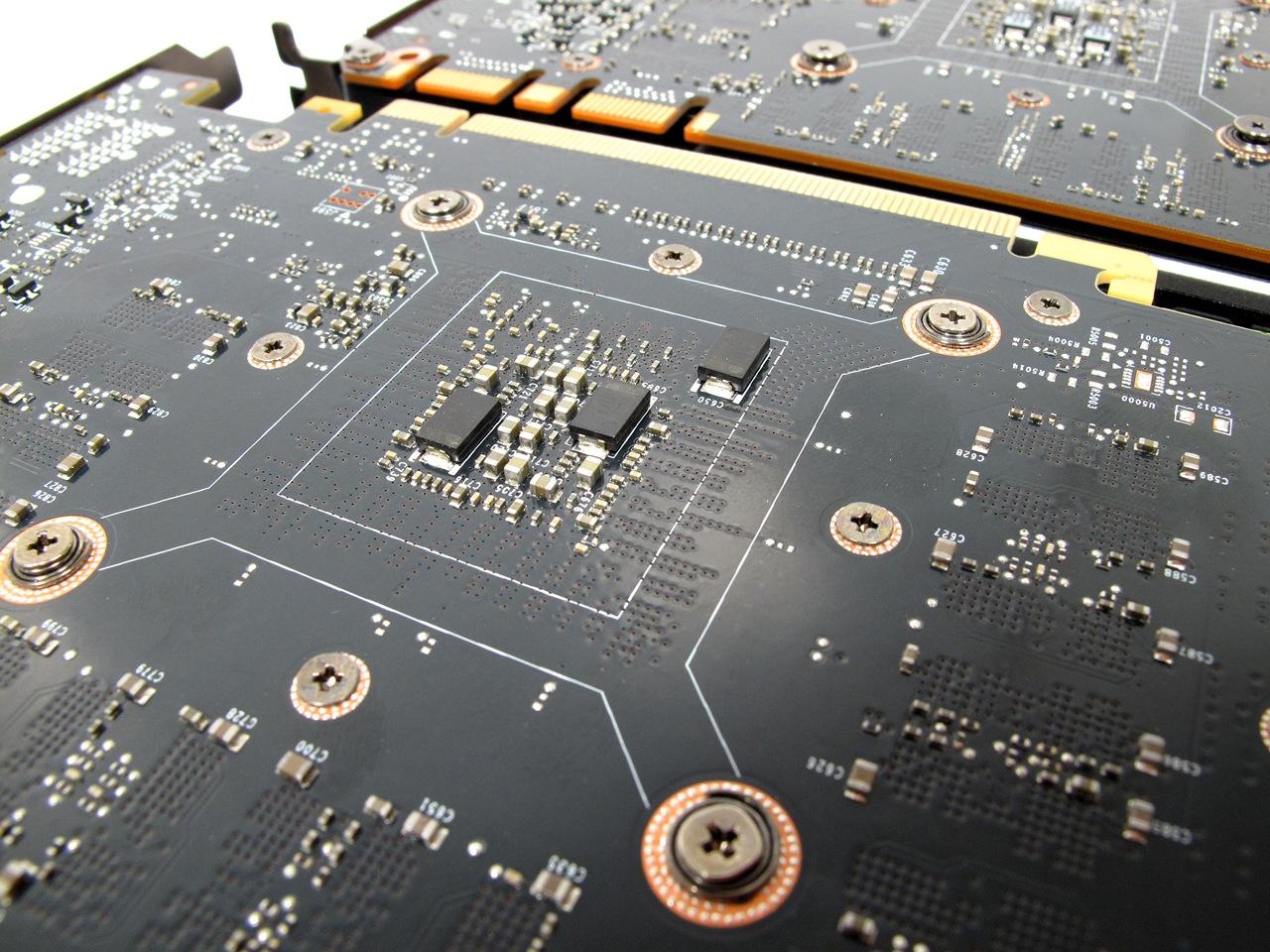 [28/05/2013] Nvidia Geforce GTX 770 - auf der Rückseite offenbaren sich Unterschiede.
