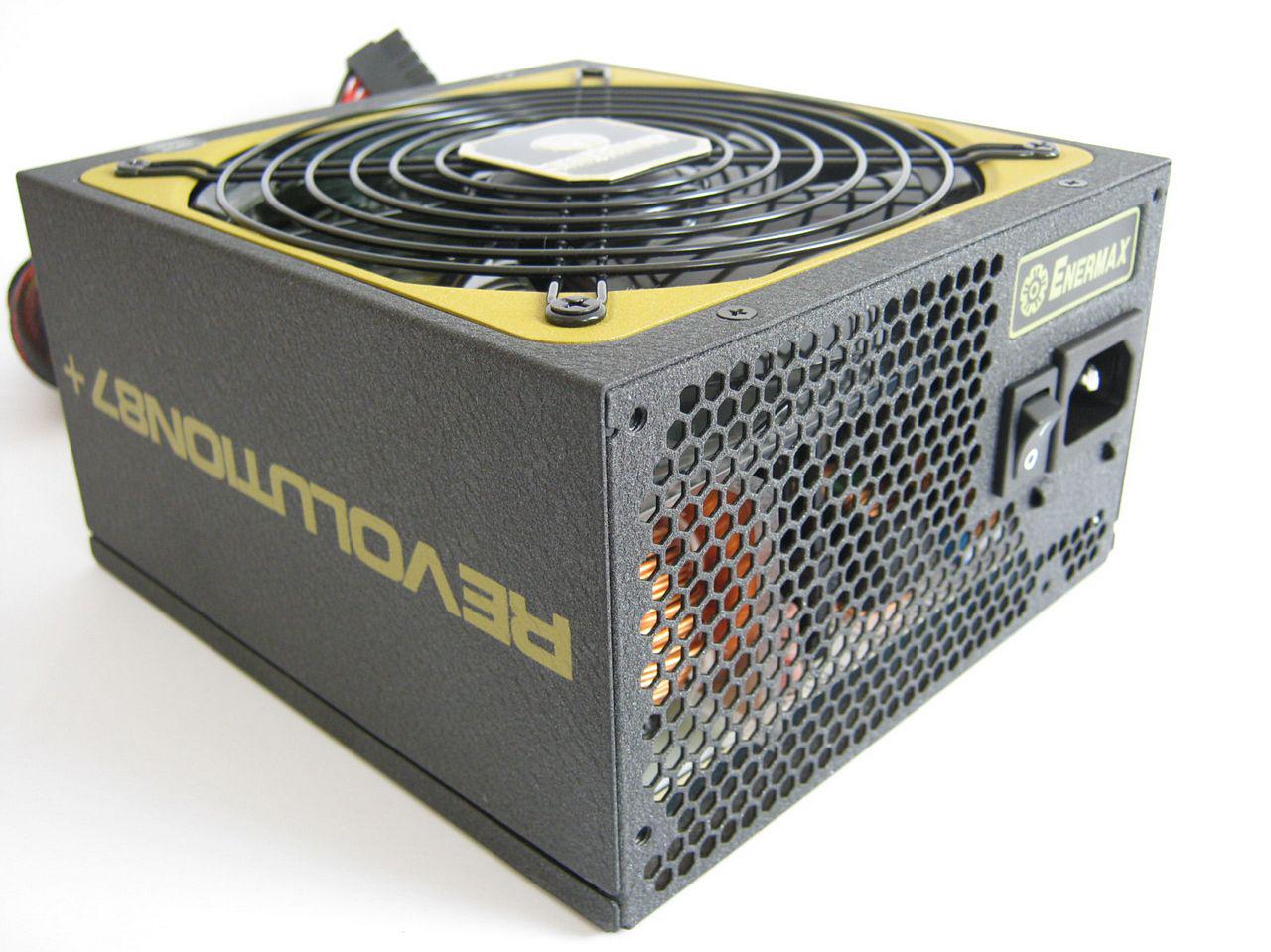 [31/05/2013] Enermax Revolution 87+ (8)