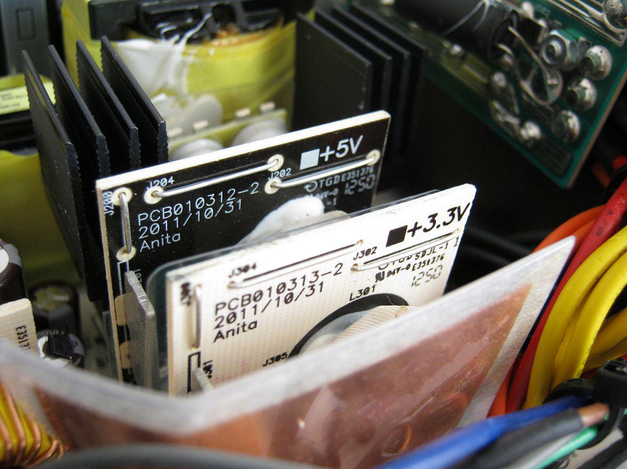 [31/05/2013] Enermax Revolution 87+ (15)