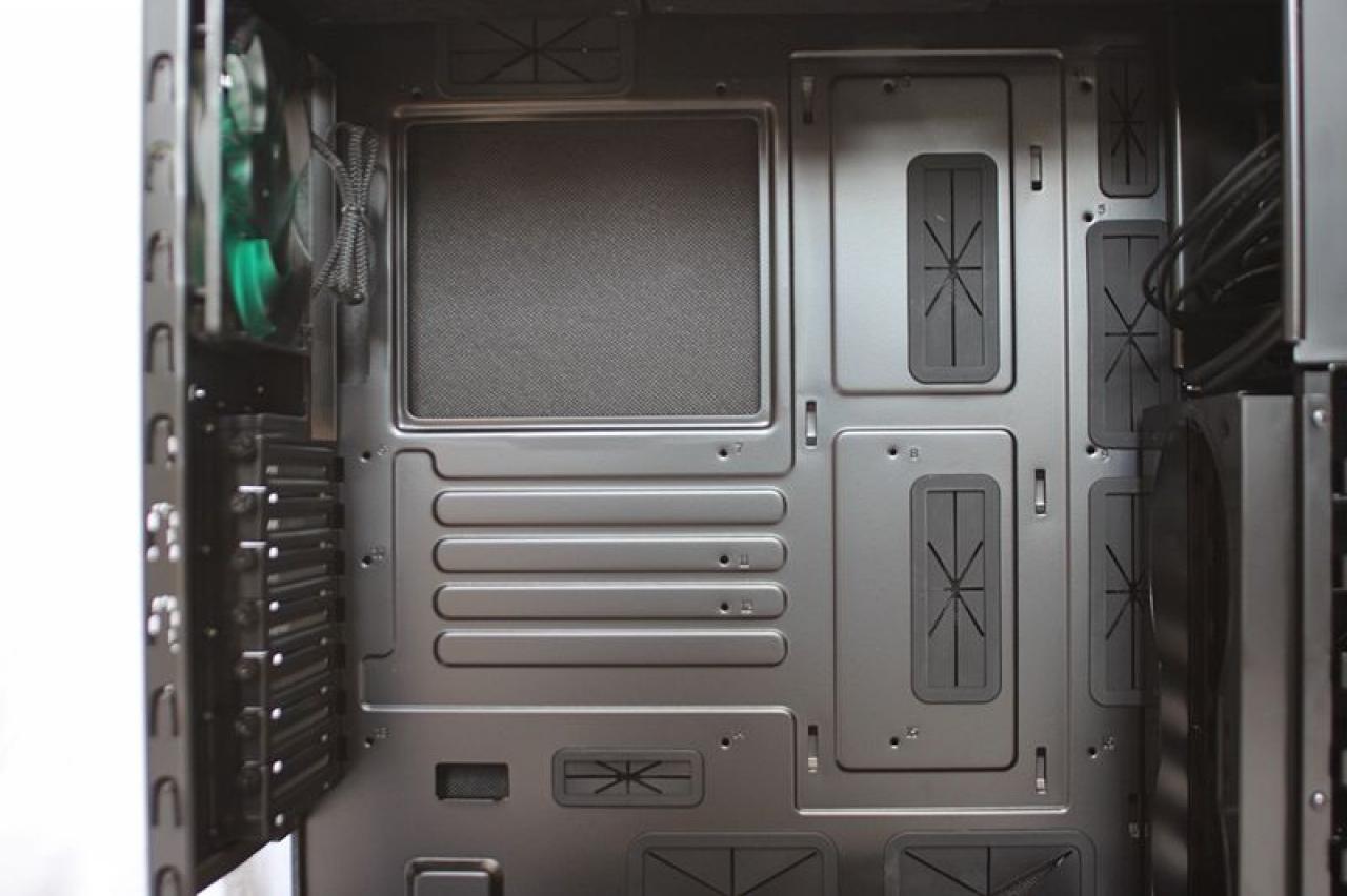 [16/05/2013] Nanoxia Deep Silence 2: Test des Midi-Towers im PCGHX-Forum (12)