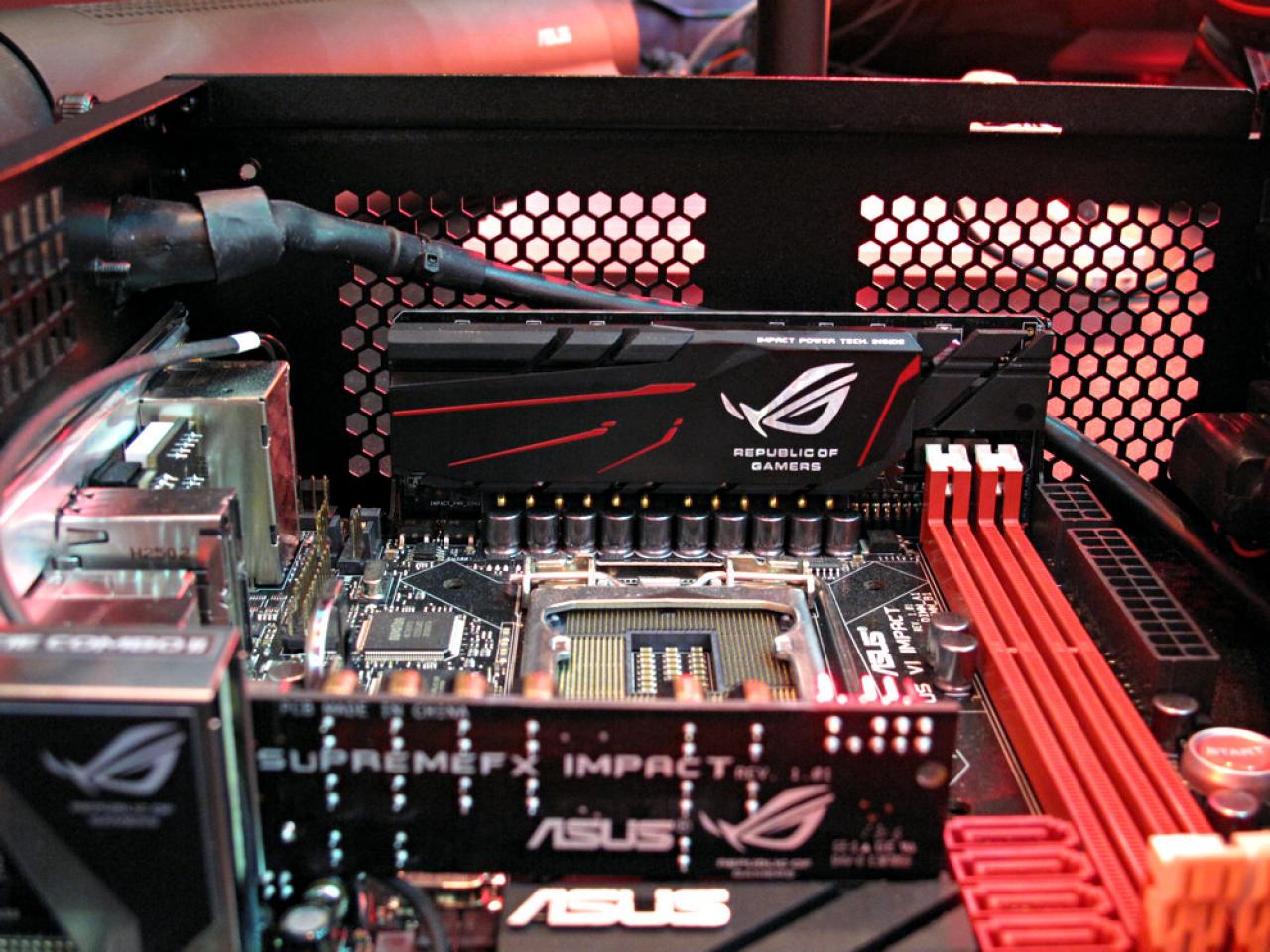 [04/06/2013] Asus ROG Maximus VI Impact (1)