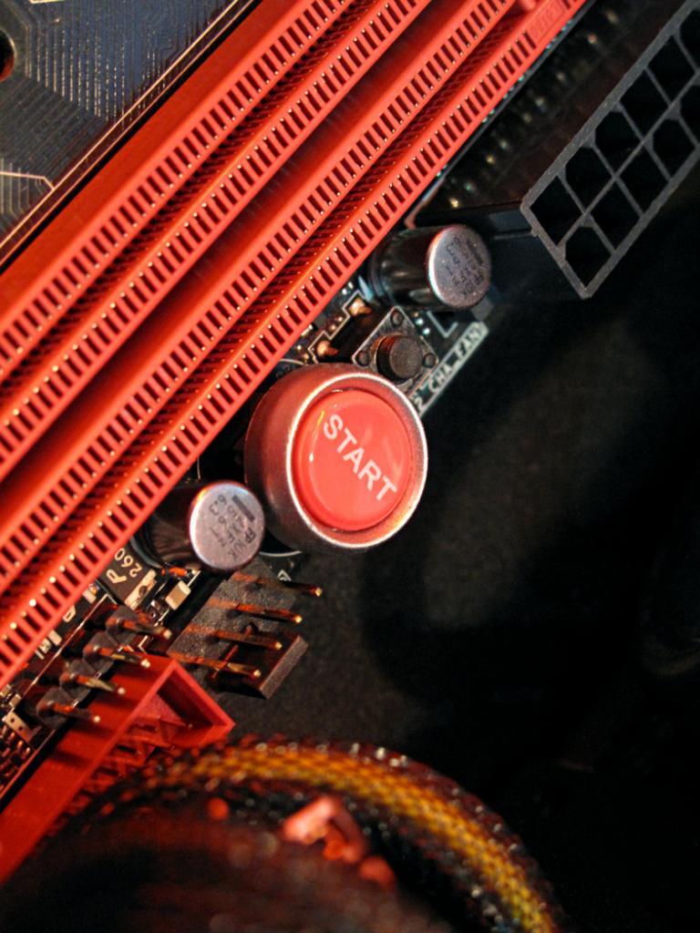 [04/06/2013] Asus ROG Maximus VI Impact (4)