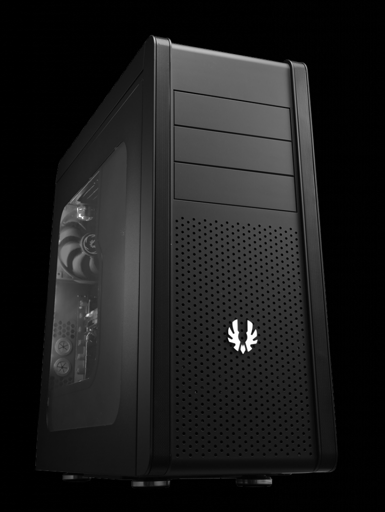 [27/06/2013] Bitfenix zeigt das Midi-Gehäuse Ronin (3)