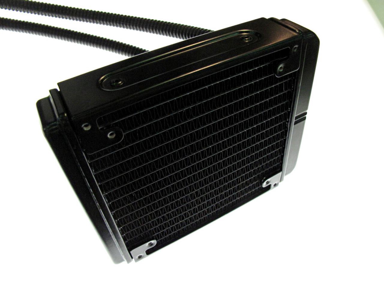 [09/06/2013] Coolermaster zeigt CPU-Kühler V8 GTS und Nepton-Kompakt-Wasserkühlung (9)