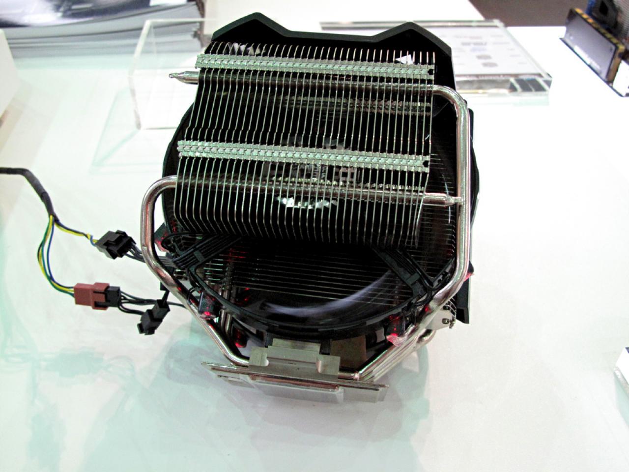 [09/06/2013] Coolermaster zeigt CPU-Kühler V8 GTS und Nepton-Kompakt-Wasserkühlung (2)