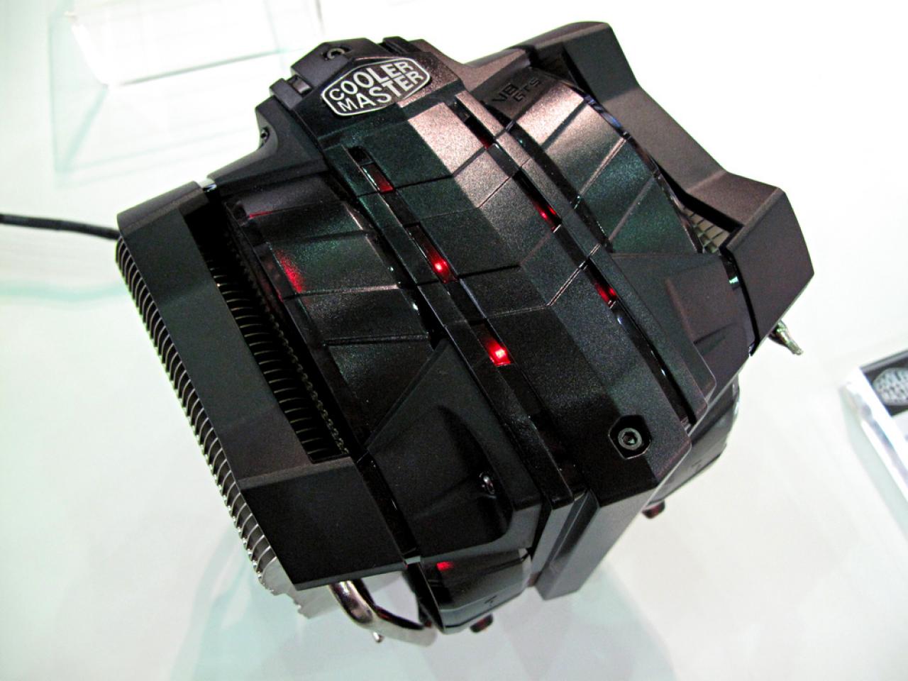 [09/06/2013] Coolermaster zeigt CPU-Kühler V8 GTS und Nepton-Kompakt-Wasserkühlung (3)