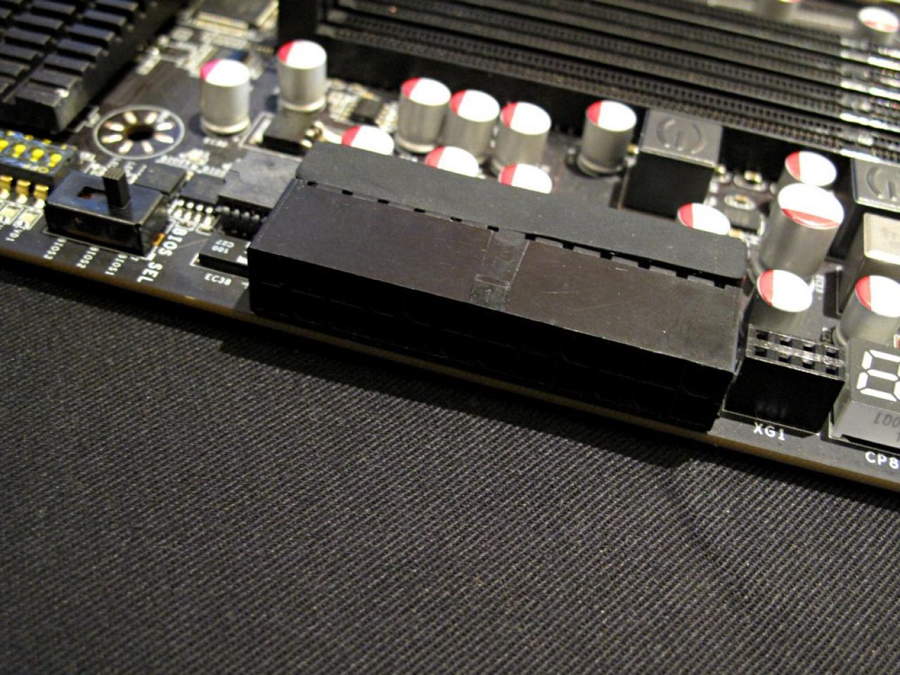 [05/06/2013] EVGA Haswell Boards 09