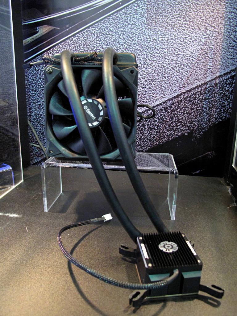 [09/06/2013] Enermax auf der Computex 2013: Passives Netzteil, neue Triathlors, Gehäuse und eine Kompakt-Wasserkühlung (9)