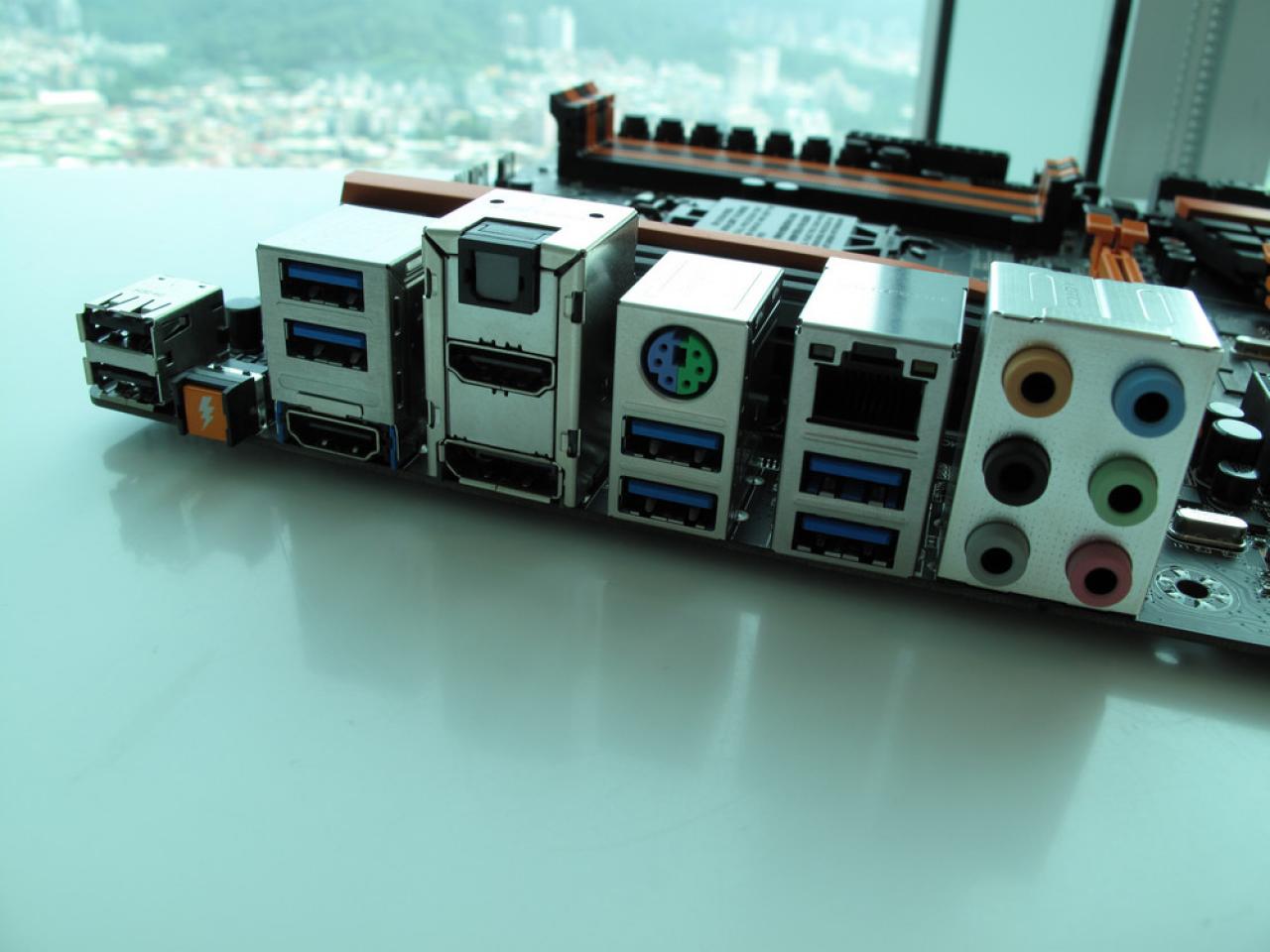 [03/06/2013] Computex 2013: Gigabyte zeigt Z87X-OC für Haswell-Übertakter (5)