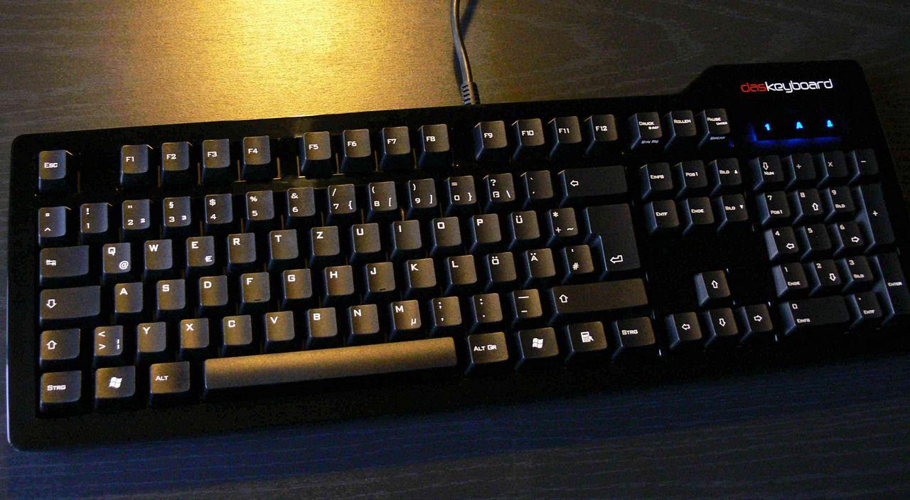 [14/06/2013] Update vom 17.06.: Lackierte Modding-Maus mit Schwanz und Höckern (40)