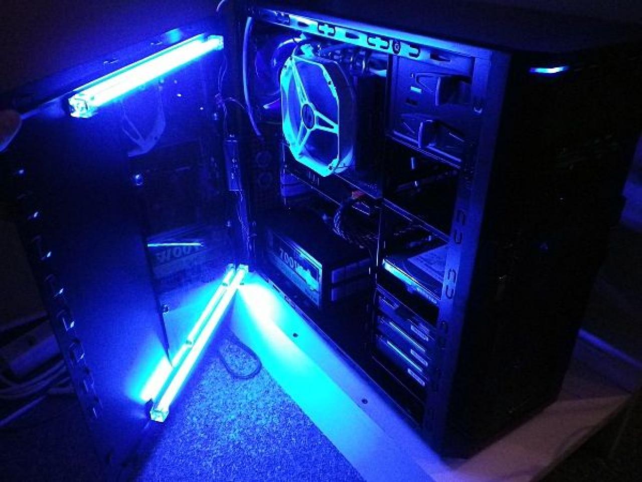 [28/06/2013] Update vom 29.06. mit leuchtenden HDD-Käfigen (11)