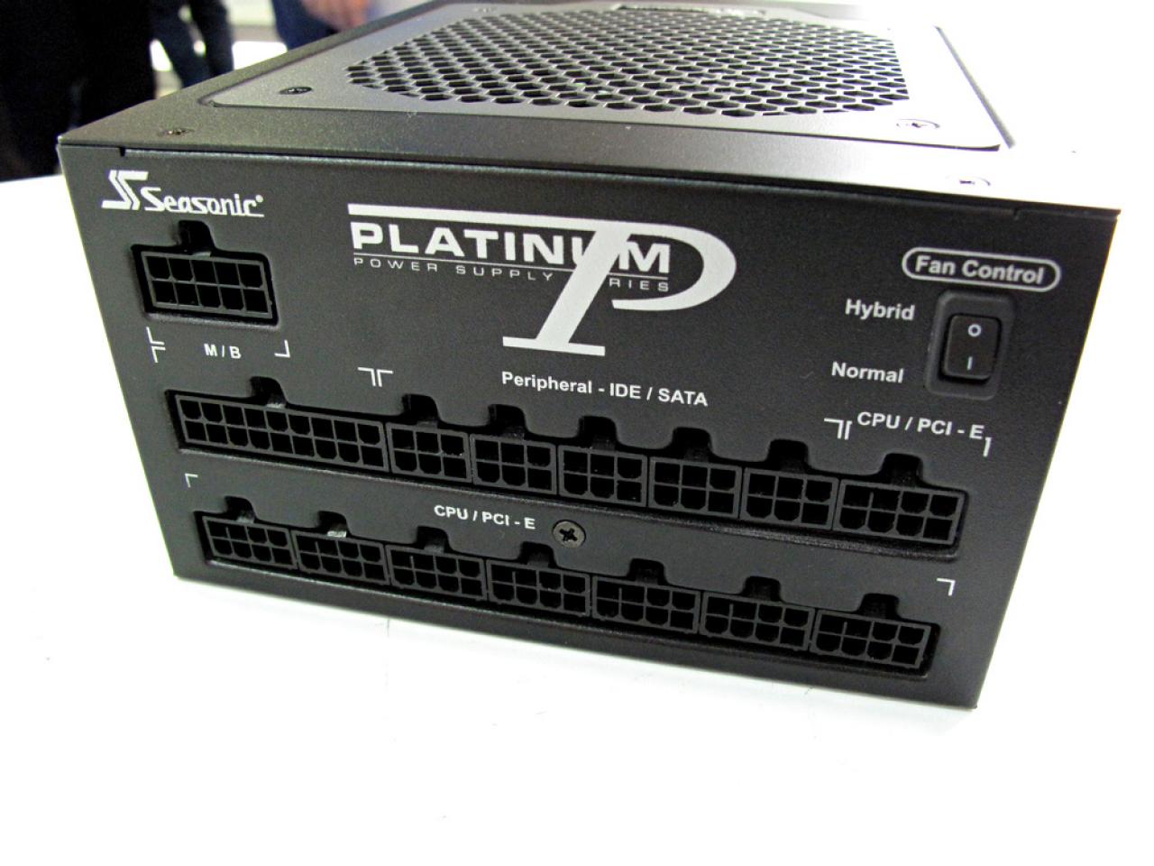 [09/06/2013] Seasonic zeigt M12II Evo Edition, 1200W Platinum, modulares 350W TFX Netzteil und gibt Vorgemack auf S12G-Serie (2)
