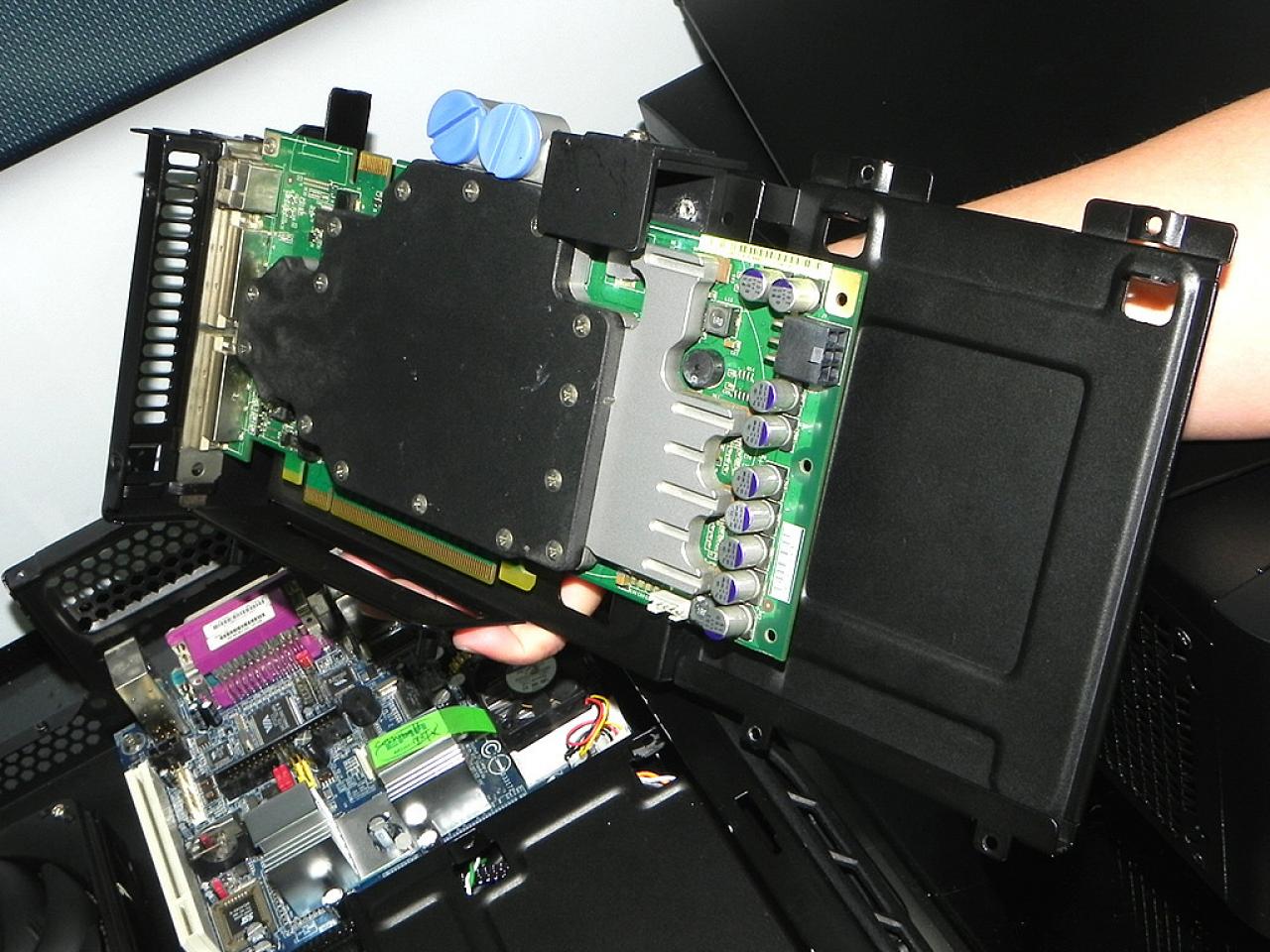 [09/06/2013] Silverstone Raven: Bilder eines Mini-ITX-Gehäuses aufgetaucht (3)
