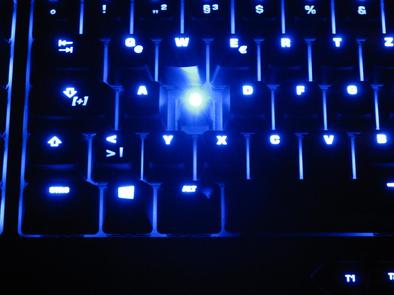 [13/06/2013] Roccat Ryos MK Glow im Test: Taugt Roccats erstes mechanisches Keyboard für Zocker? (16)