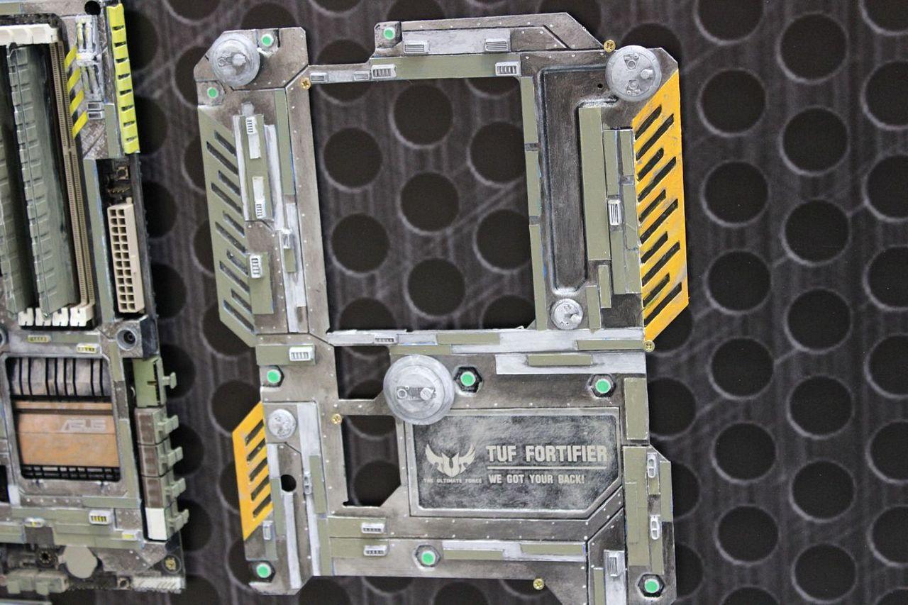 [06/06/2013] Mainboard-Design-Studien von Asus