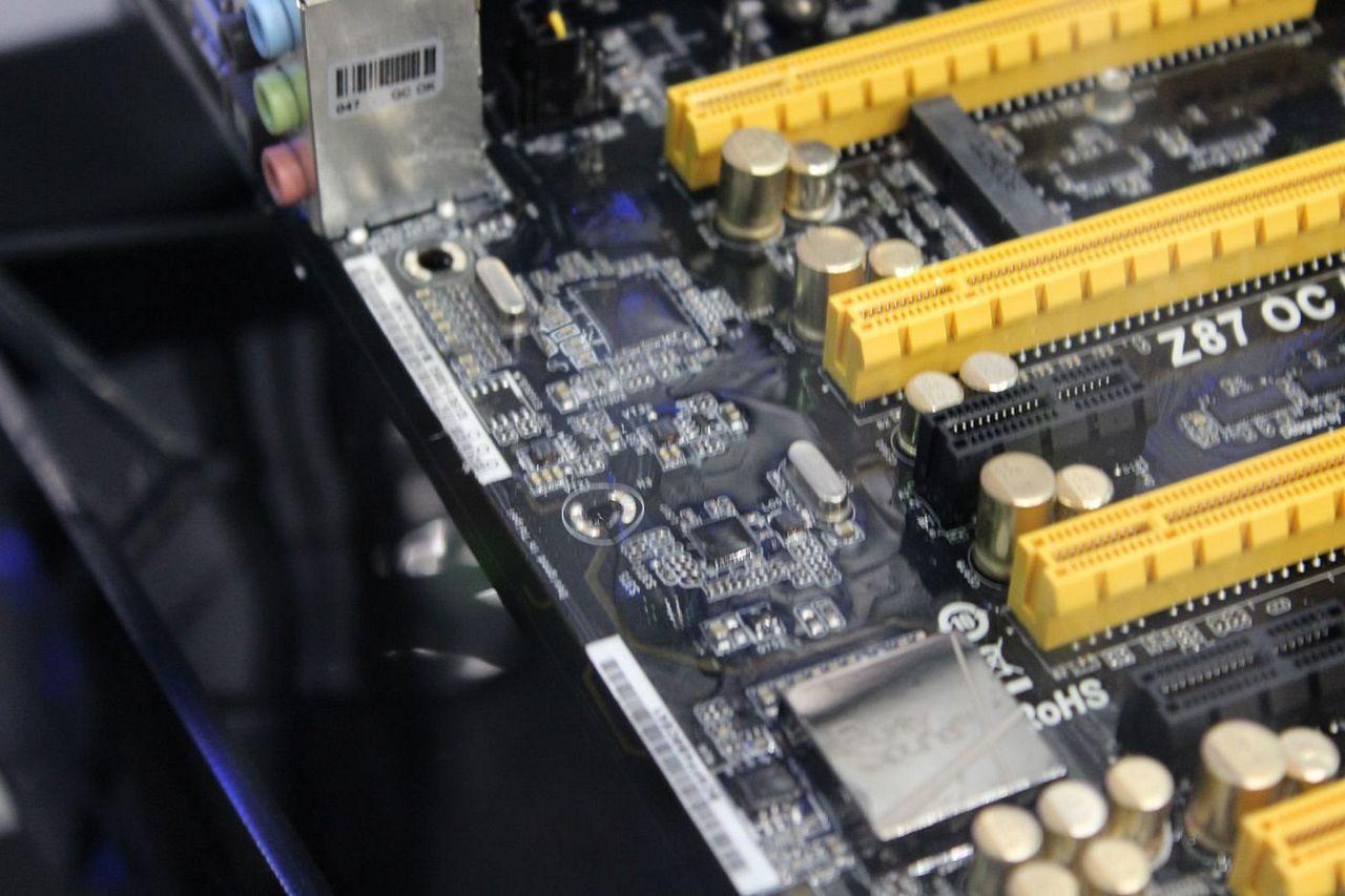 [06/06/2013] Asrock OC Formula mit wasserabweisender Beschichtung