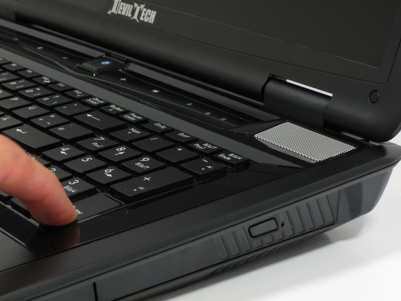 [11/07/2013] Deviltech-Notebook im Test: Schneller Core i7 und Geforce GTX 770M sorgen für Leistung satt (2)
