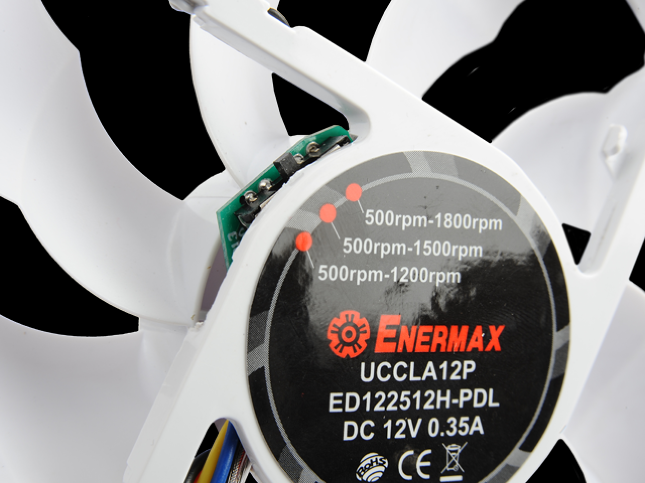 [11/07/2013] Enermax Cluster Advance Lüfternarbe