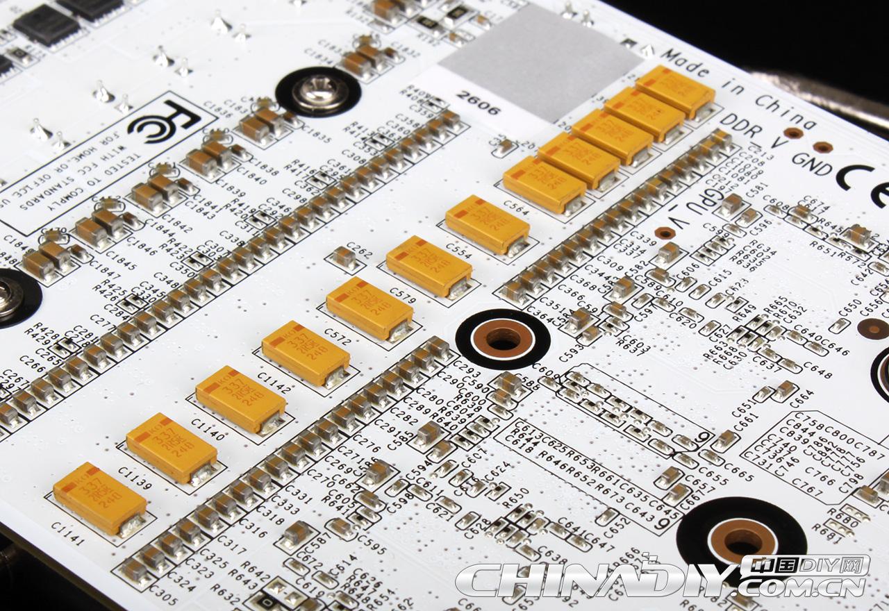 [26/07/2013] Galaxy präsentiert GTX 780 HOF Beast - weißes PCB, zusätzliche Platine für Spannungsversorgung (6)