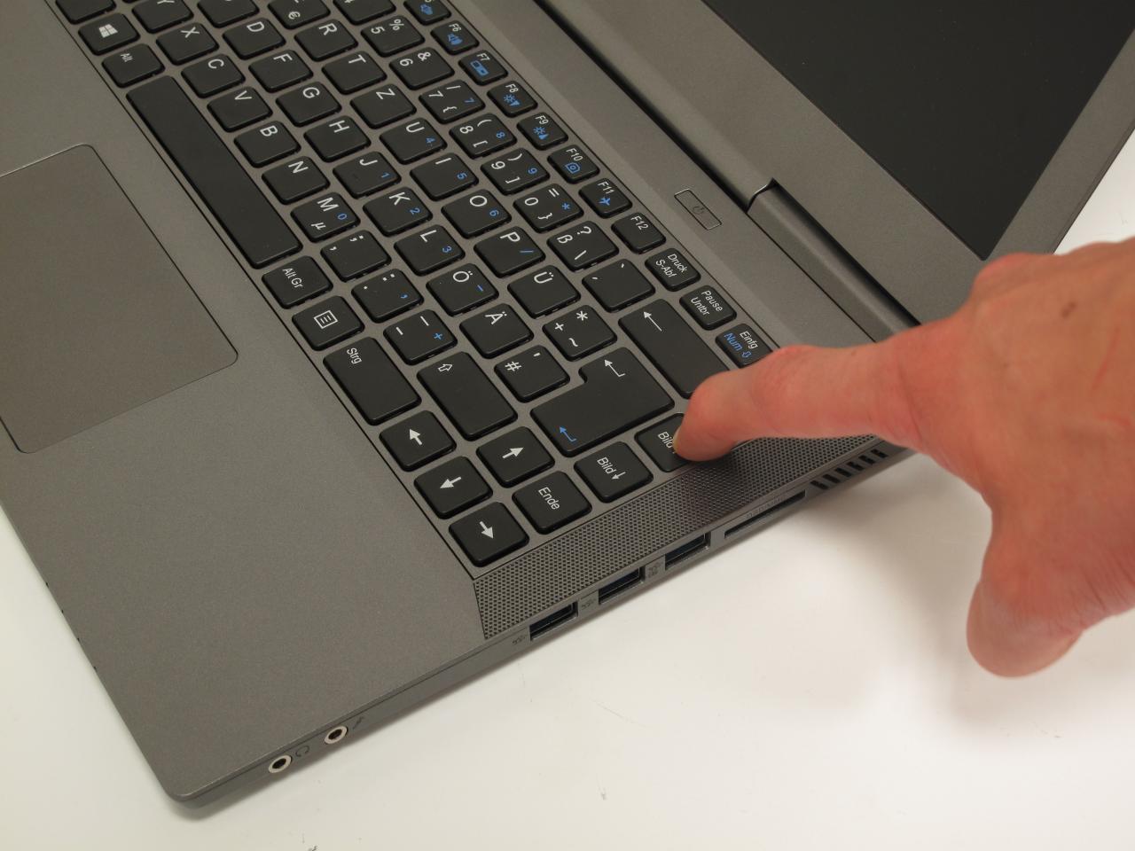 [26/07/2013] Notebook mit Intel Iris Pro Graphics 5200 im Test - Spieletauglichkeit und Intel-Zusatzfunktionen von Grid 2 ausprobiert (7)