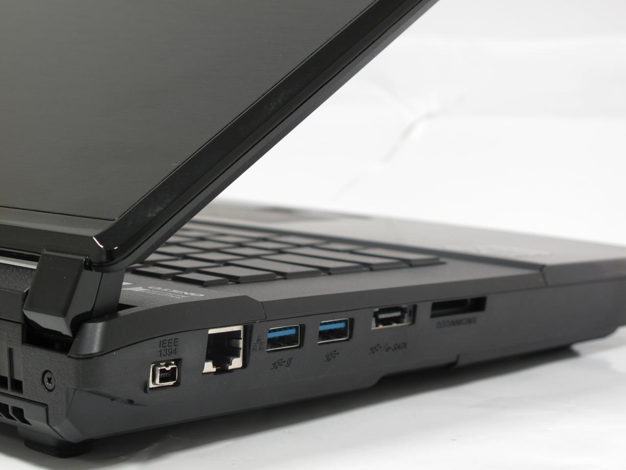 [30/07/2013] Nexoc G730 im Test: Härtetest für die mobile Radeon-GPU (1)