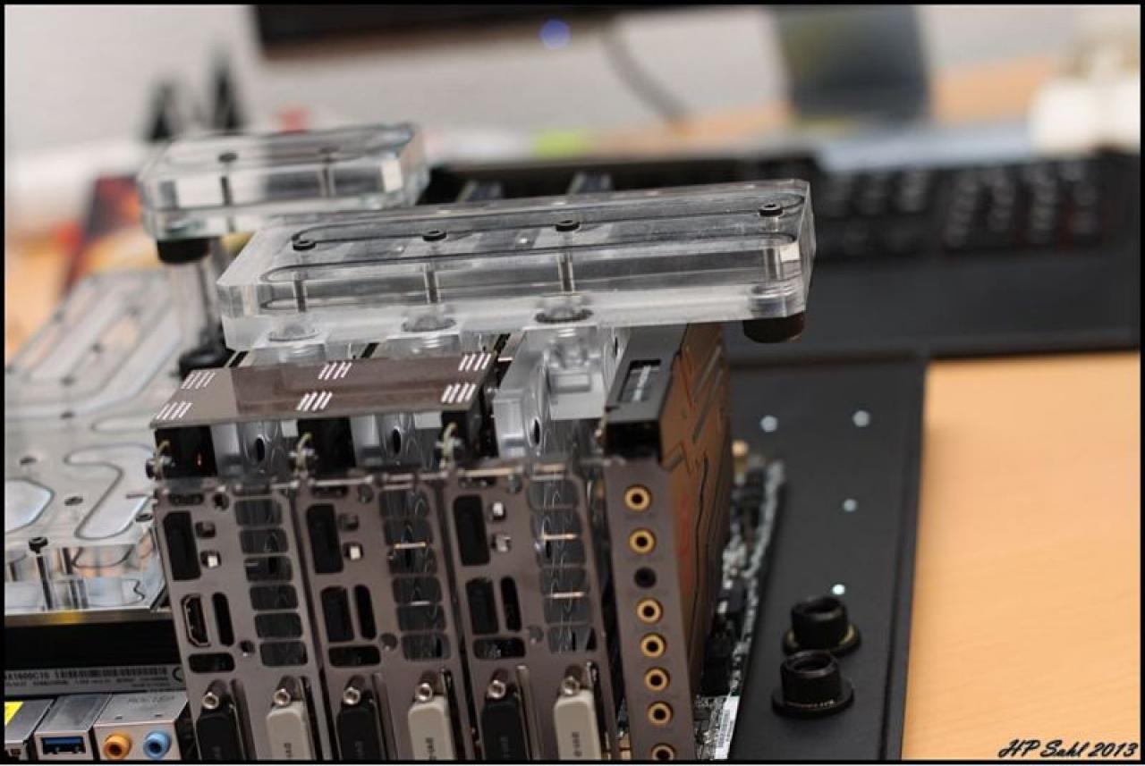 [19/07/2013] Update vom 20.07: Plexiglas-Halterung für die Pumpen, LED-Beleuchtung für das Mainboard (14)