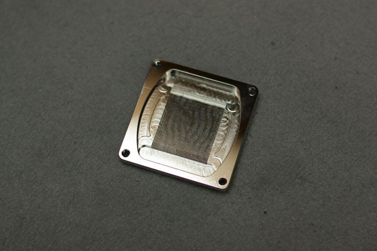 [26/07/2013] Update vom 28.07: Lochblech-Abdeckungen für CPU- und Grafikkartenkühler (18)