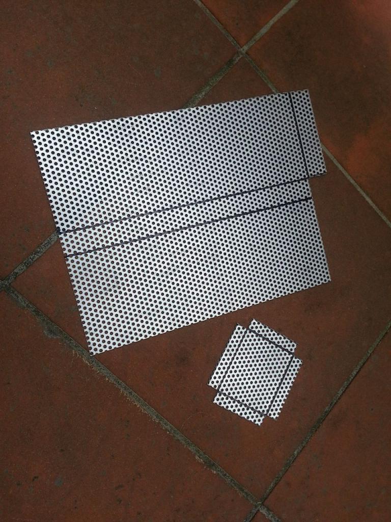 [26/07/2013] Update vom 28.07: Lochblech-Abdeckungen für CPU- und Grafikkartenkühler (34)