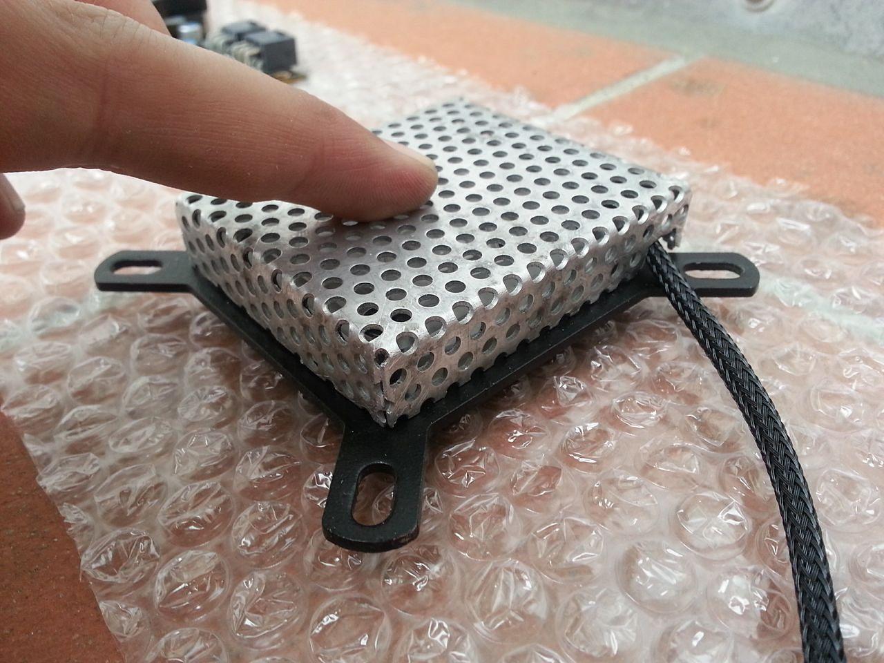 [26/07/2013] Update vom 28.07: Lochblech-Abdeckungen für CPU- und Grafikkartenkühler (35)