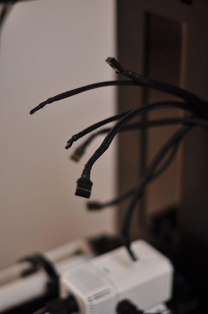 [26/07/2013] Update vom 28.07: Lochblech-Abdeckungen für CPU- und Grafikkartenkühler (45)