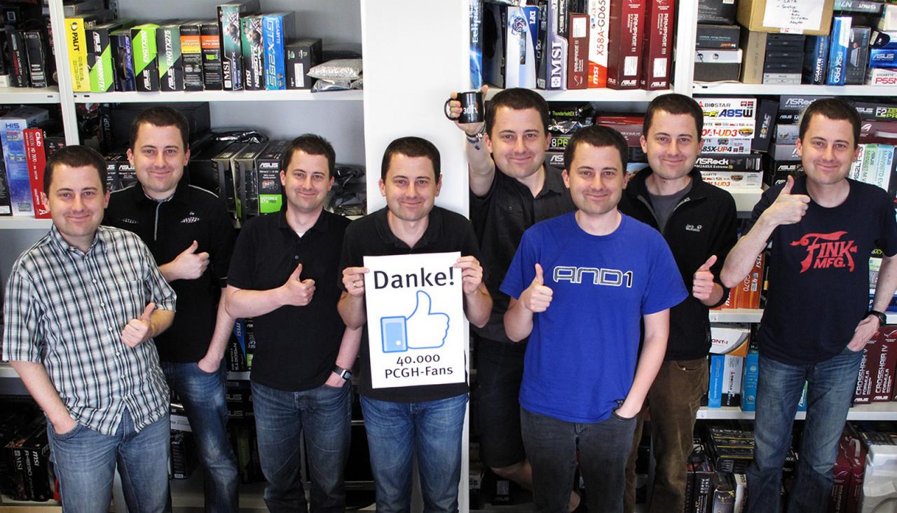 [05/07/2013] 7.7.2013: Hilfe, wir haben den Meister geklont und jetzt gibt es gleich acht Thilos! Was anatomisch unmöglich aber mit Photoshop machbar ist, sehen Sie in diesem Bild, das anlässlich der mittlerweile 40.000 treuen Facebook-Fans entstand. Und da unser Facebook-Mastermind zufrieden grinst, haben wir sein Antlitz gleich auch mal auf die Bodies der restlichen Redaktion 