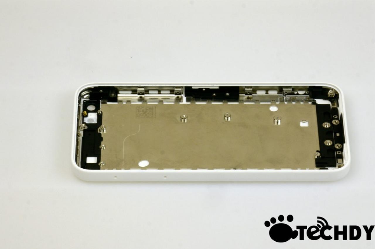 [07/07/2013] Budget-iPhone: Neue Fotos und ein Video zum vermeintlichen iPhone 5S mini aufgetaucht (10)