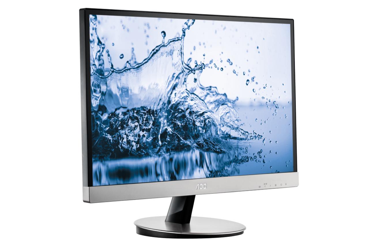 [01/08/2013] AOC i2769Vm angeschaltet seitlich