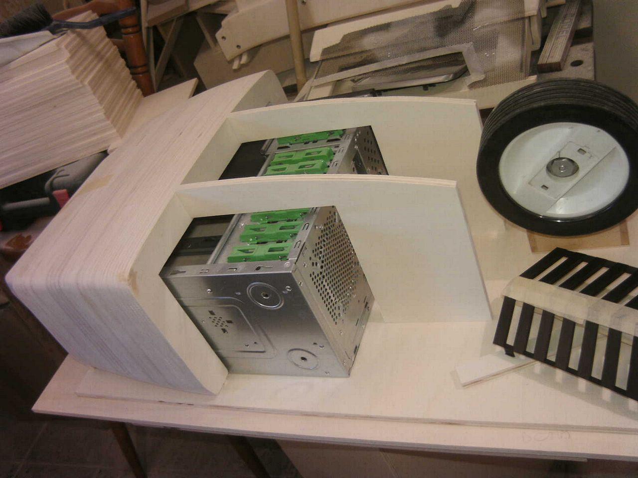 [05/08/2013] Casemod DCMM Colossus: Die größte PC-Maus der Welt entsteht (61)