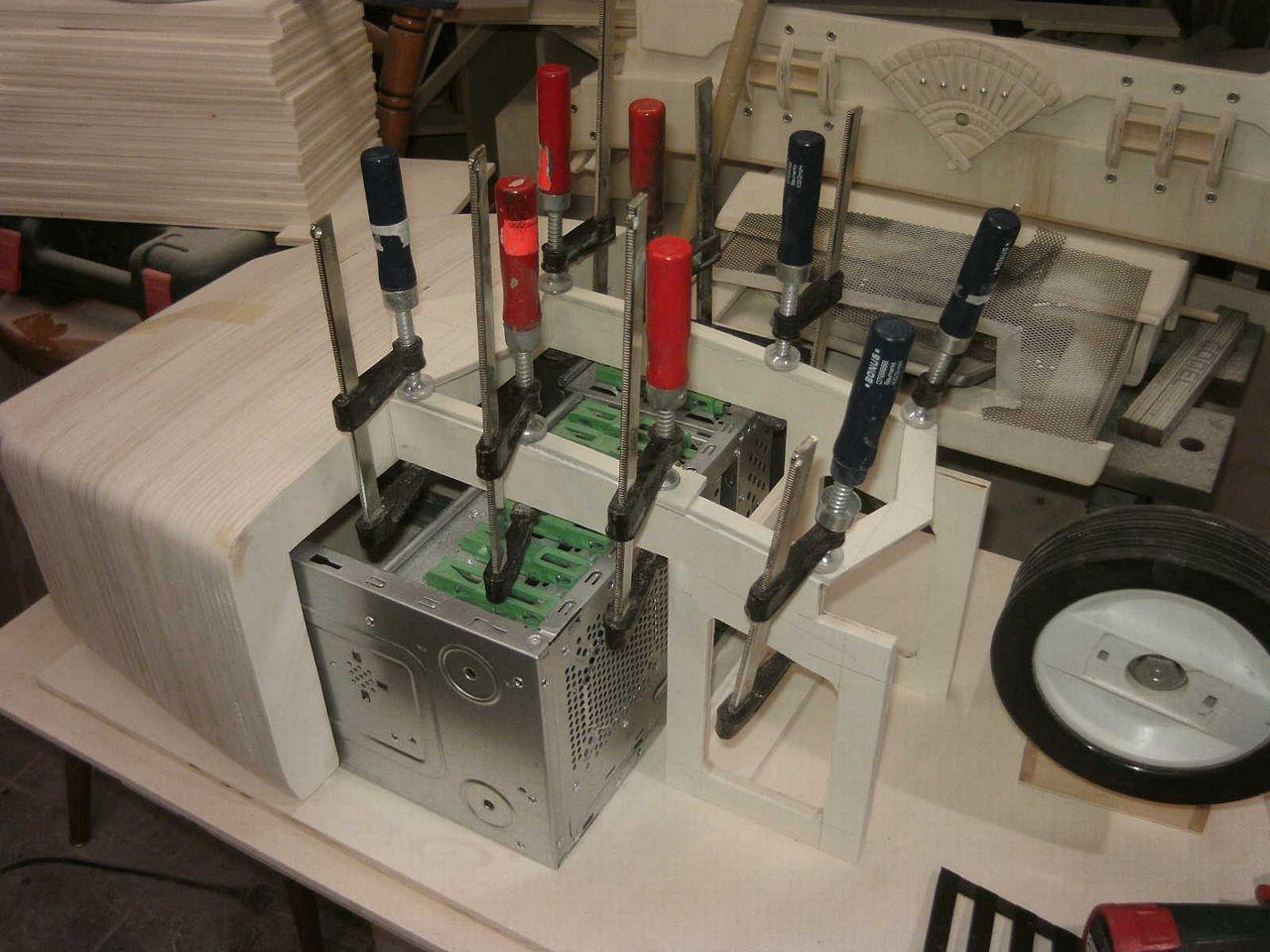 [05/08/2013] Casemod DCMM Colossus: Die größte PC-Maus der Welt entsteht (70)