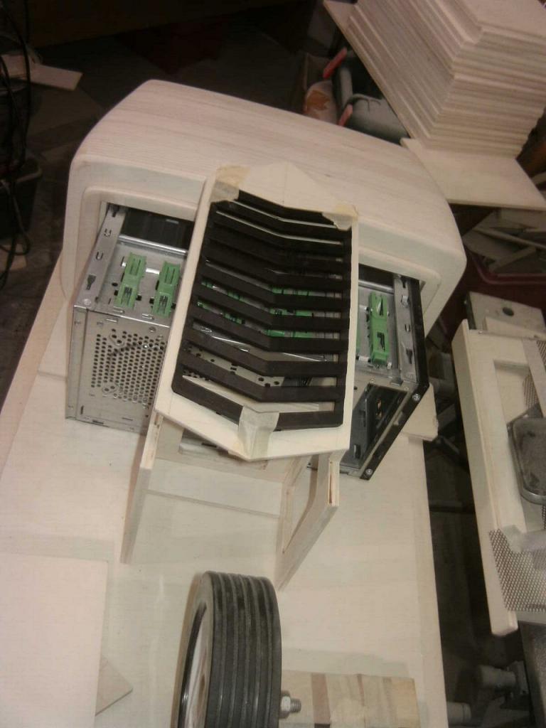 [05/08/2013] Casemod DCMM Colossus: Die größte PC-Maus der Welt entsteht (72)